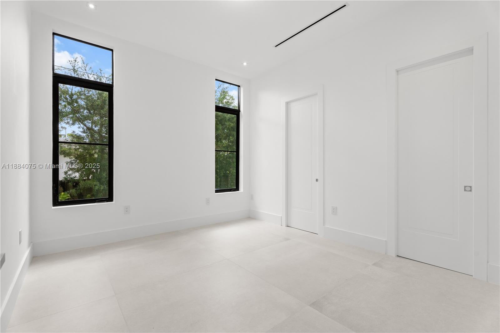 PALM MIAMI AMD - Residential