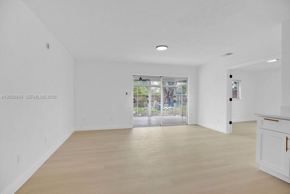 ENGLISH ESTATES UNIT 2 - Residential