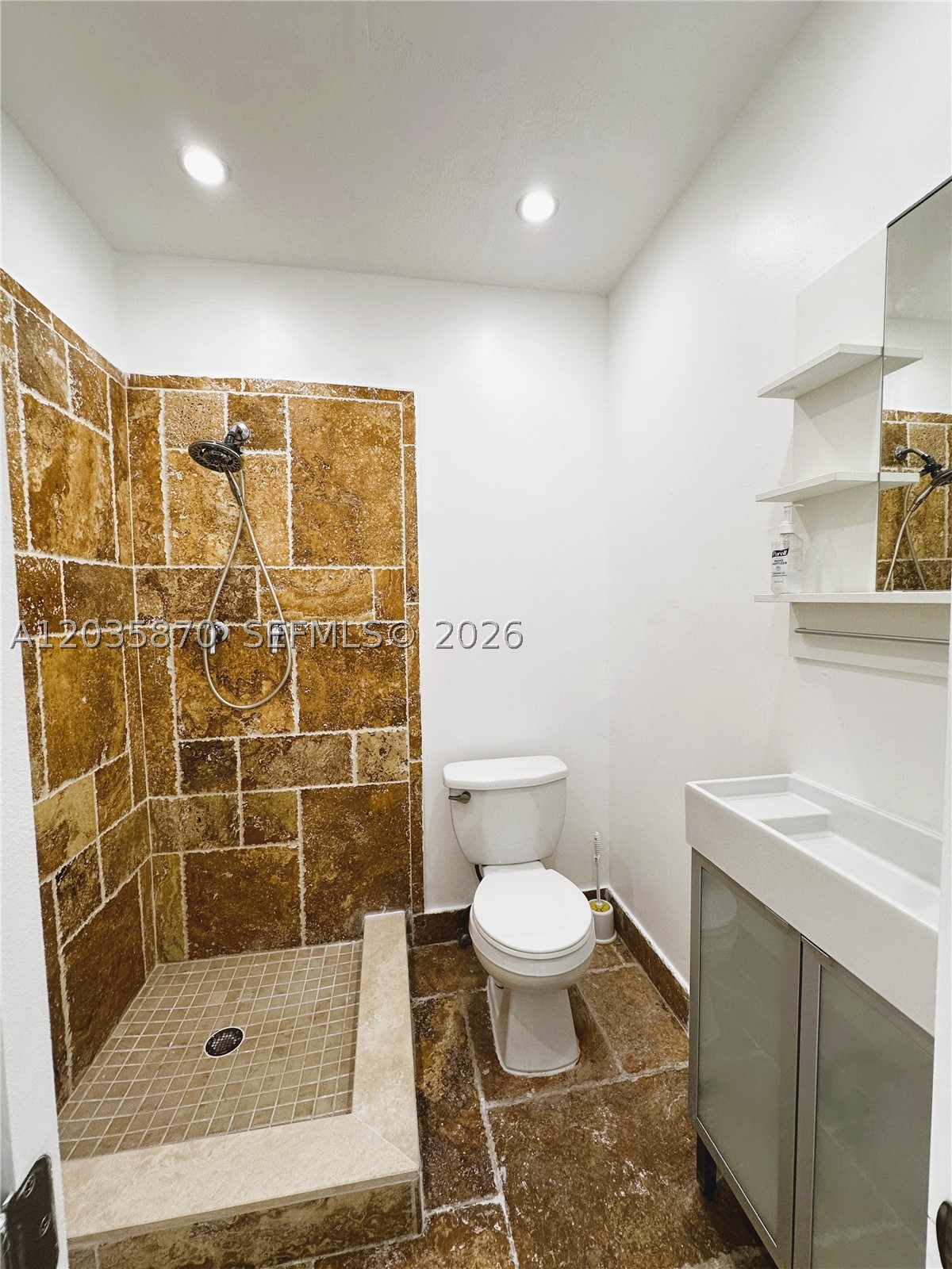 FAIRWAY LAKE SOUTH SEC 2 - Residential