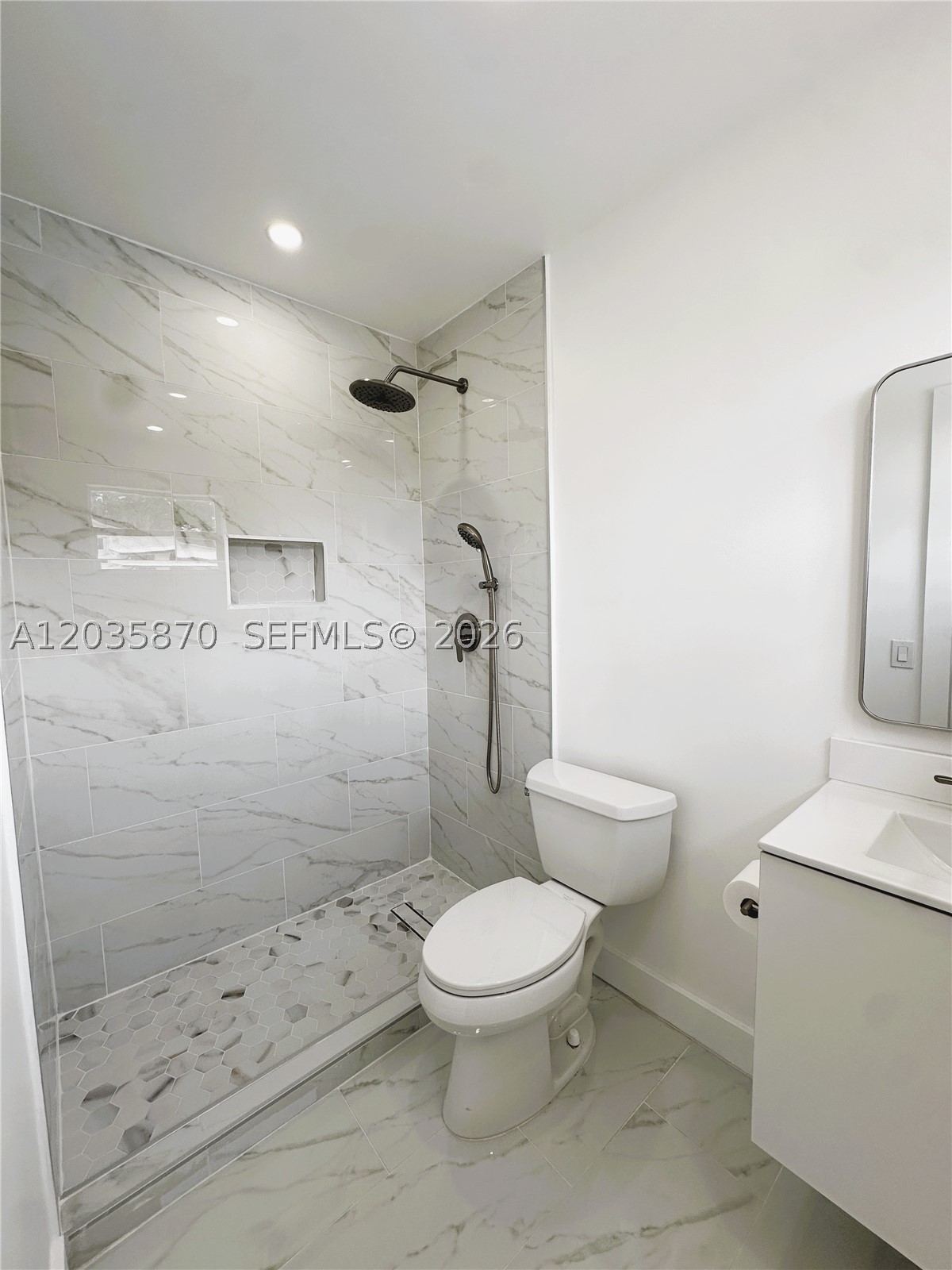 FAIRWAY LAKE SOUTH SEC 2 - Residential