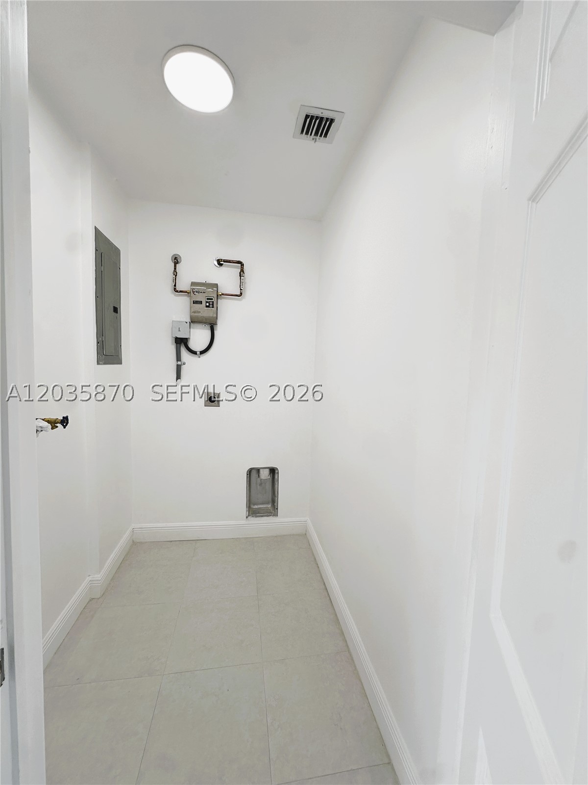 FAIRWAY LAKE SOUTH SEC 2 - Residential