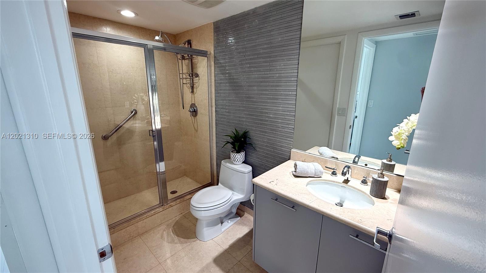 50 BISCAYNE CONDO - Residential