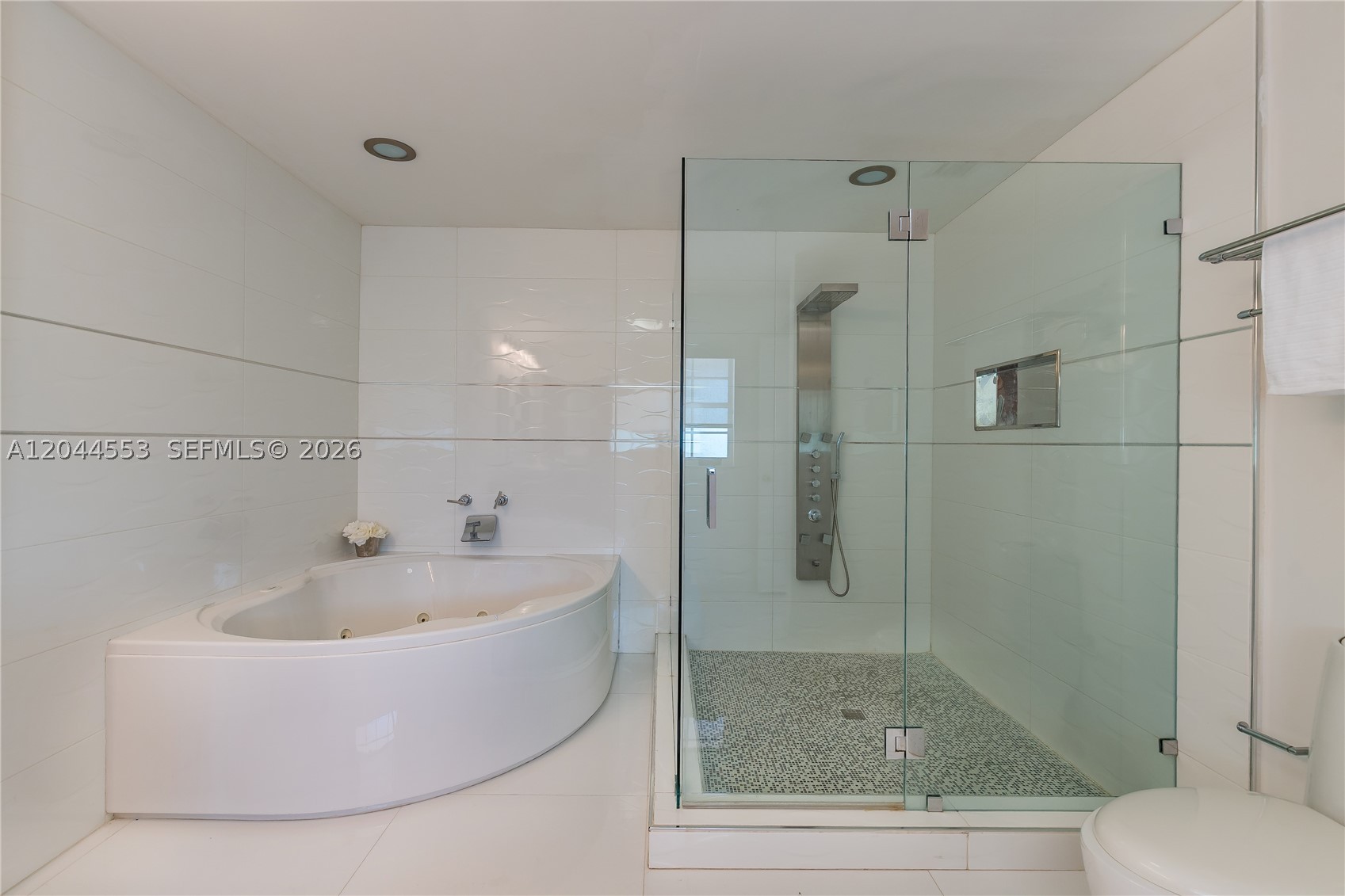 DORAL GLEN T-17816 - Residential