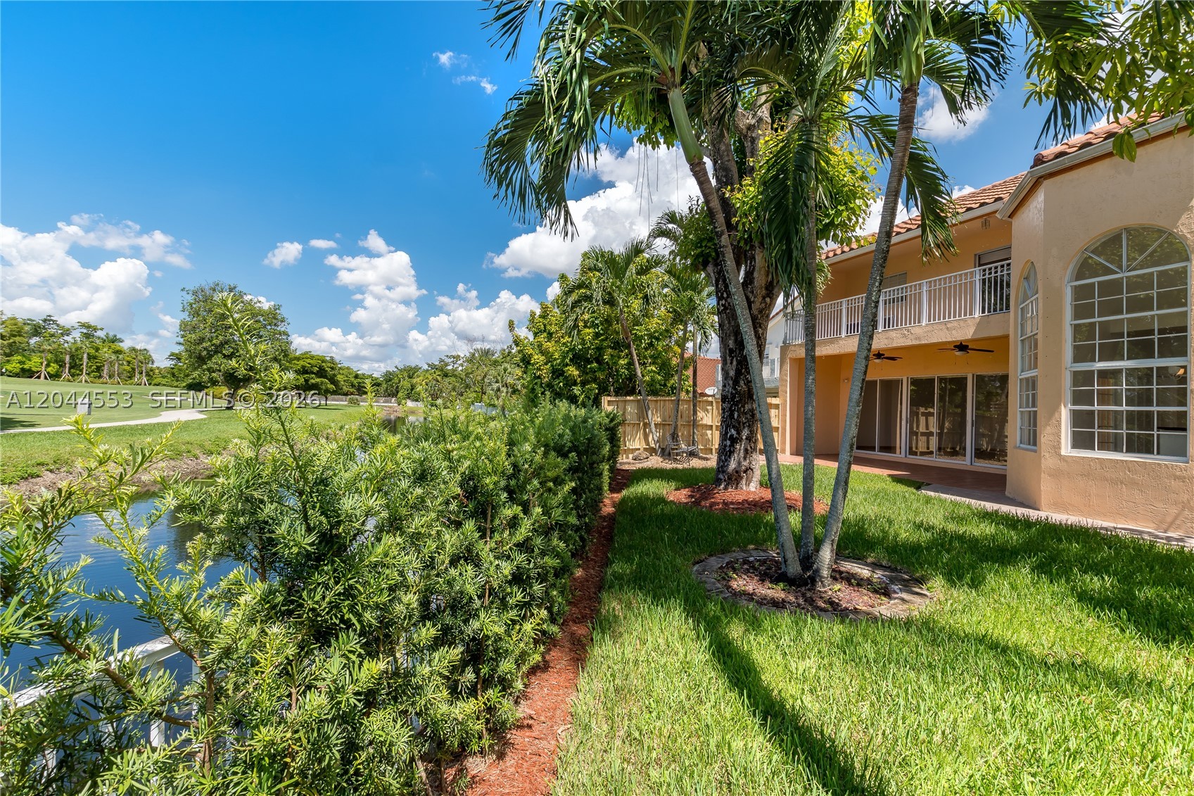 DORAL GLEN T-17816 - Residential