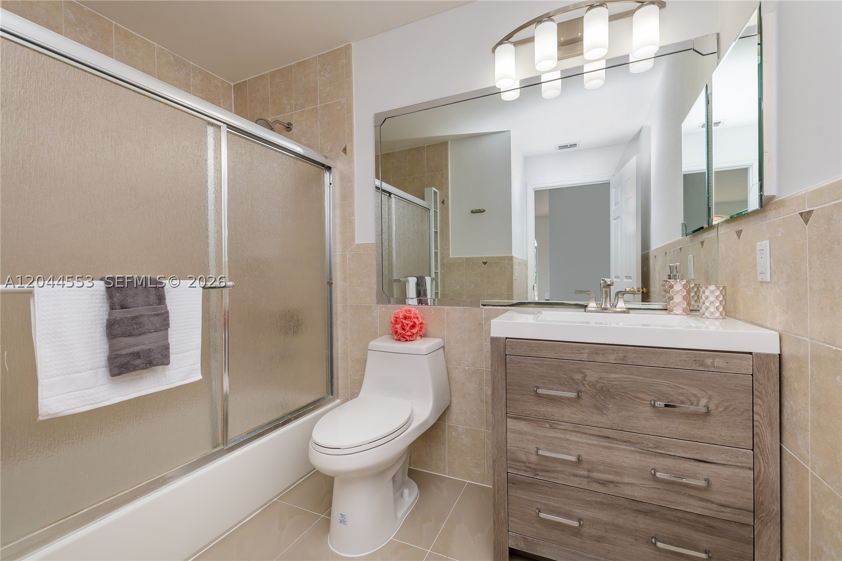 DORAL GLEN T-17816 - Residential