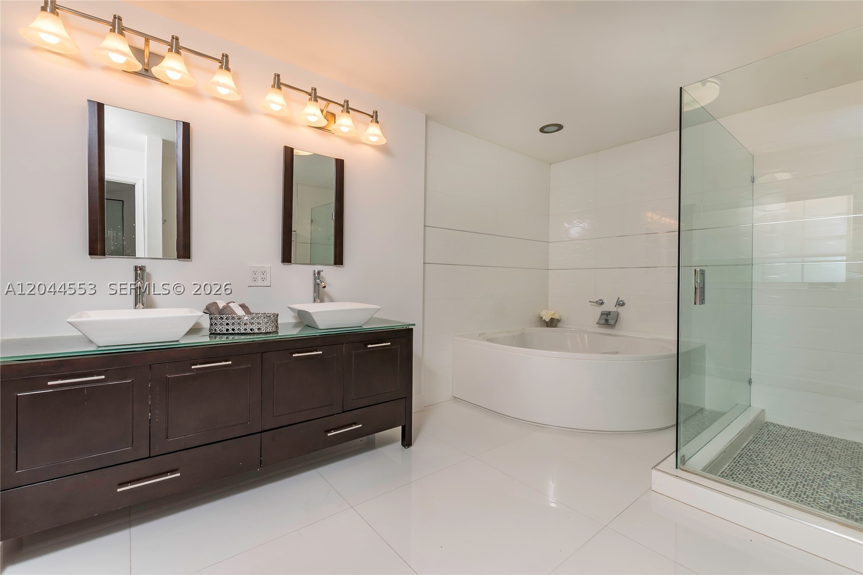 DORAL GLEN T-17816 - Residential