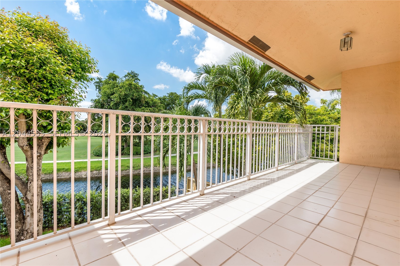 DORAL GLEN T-17816 - Residential