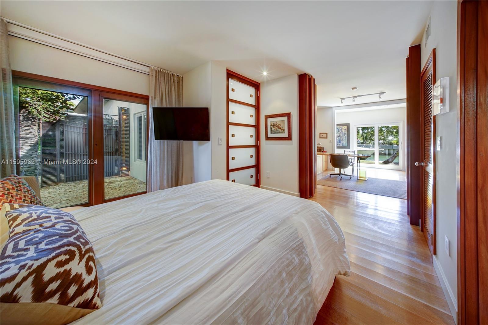 BISCAYNE POINT RESUB - Residential