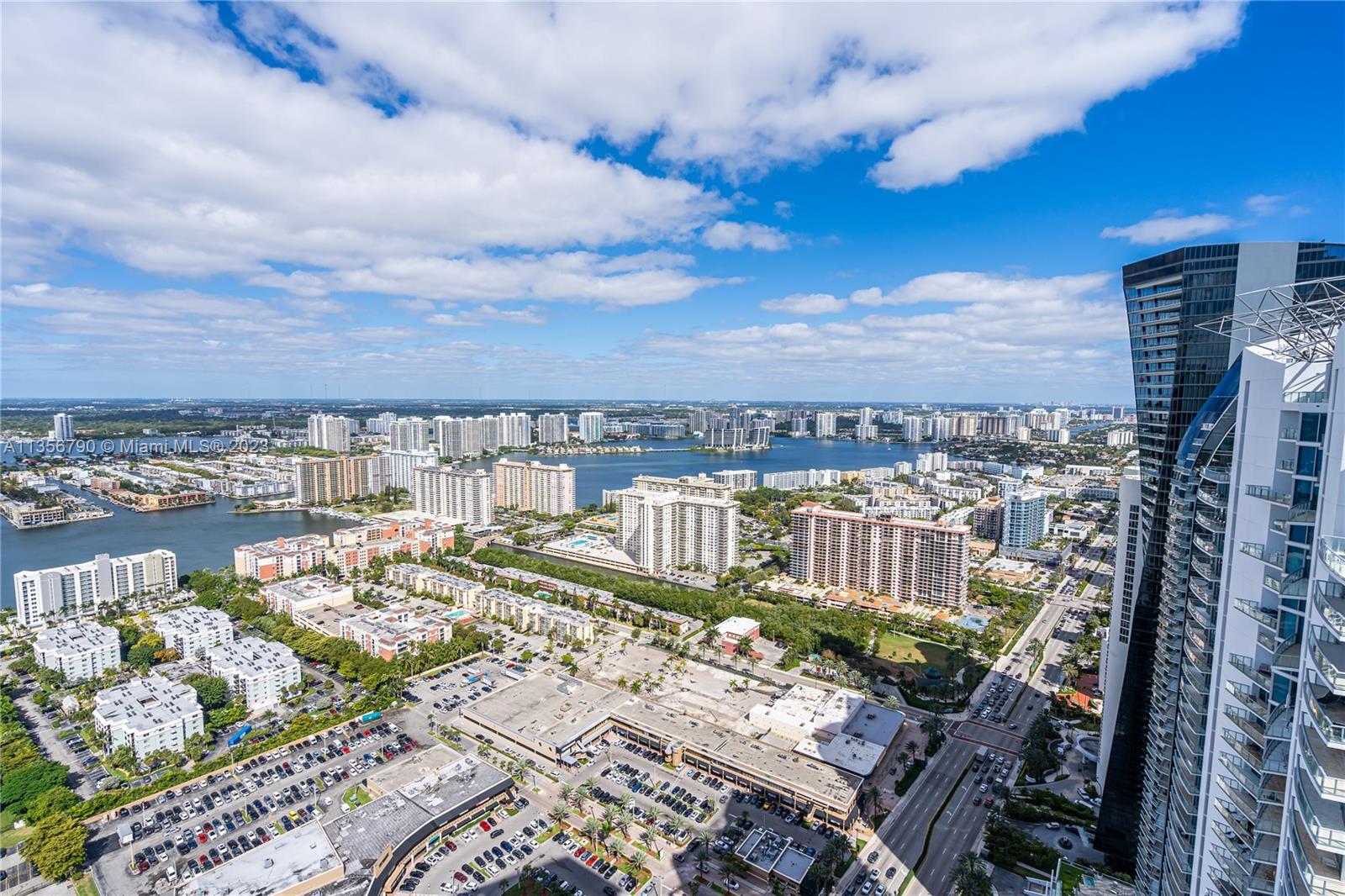 JADE SIGNATURE CONDO - Residential