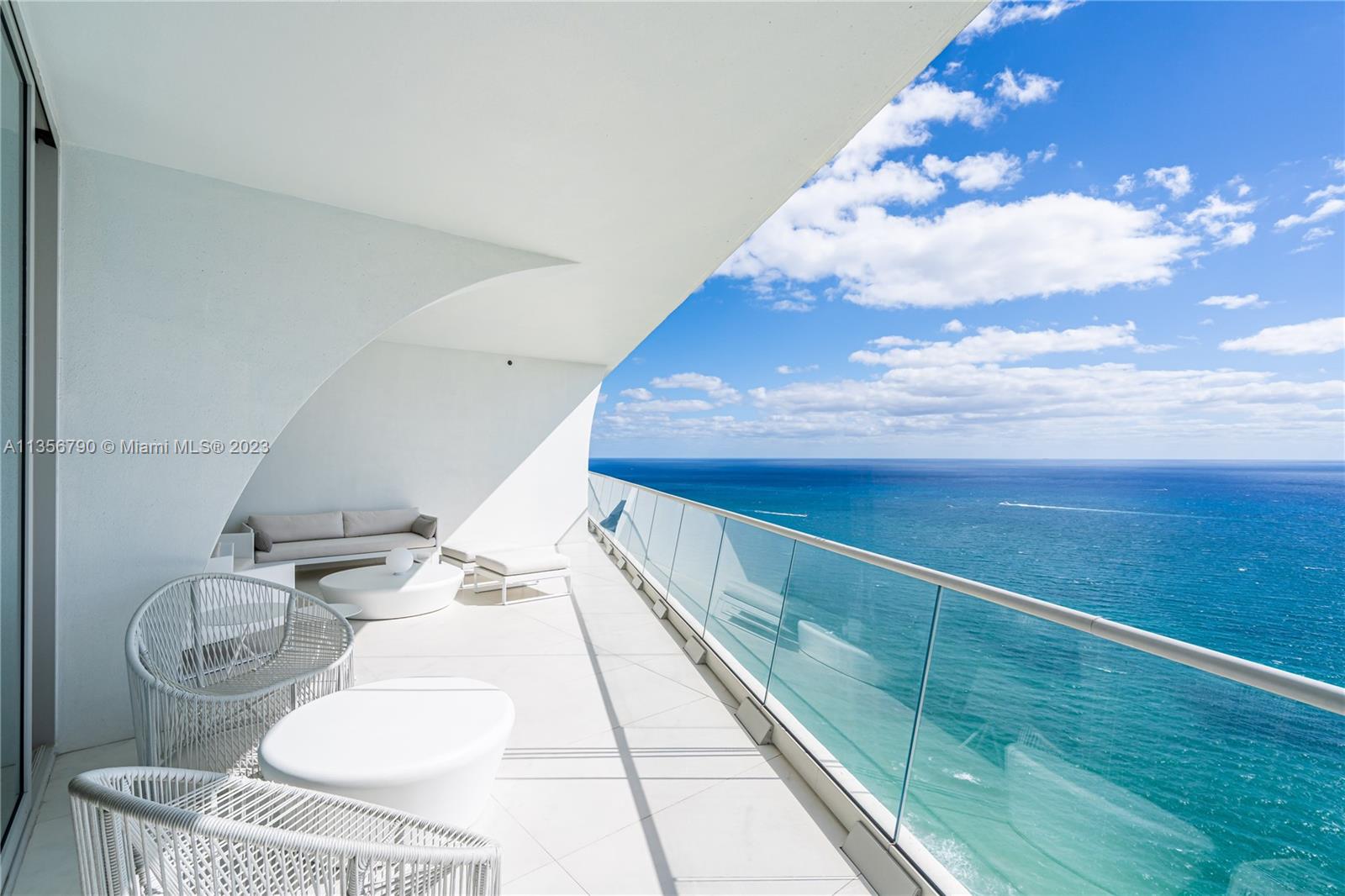 JADE SIGNATURE CONDO - Residential