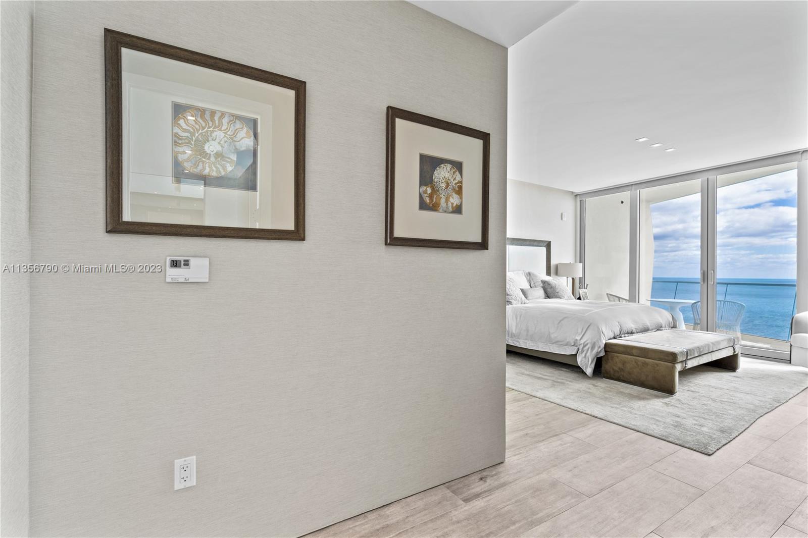 JADE SIGNATURE CONDO - Residential