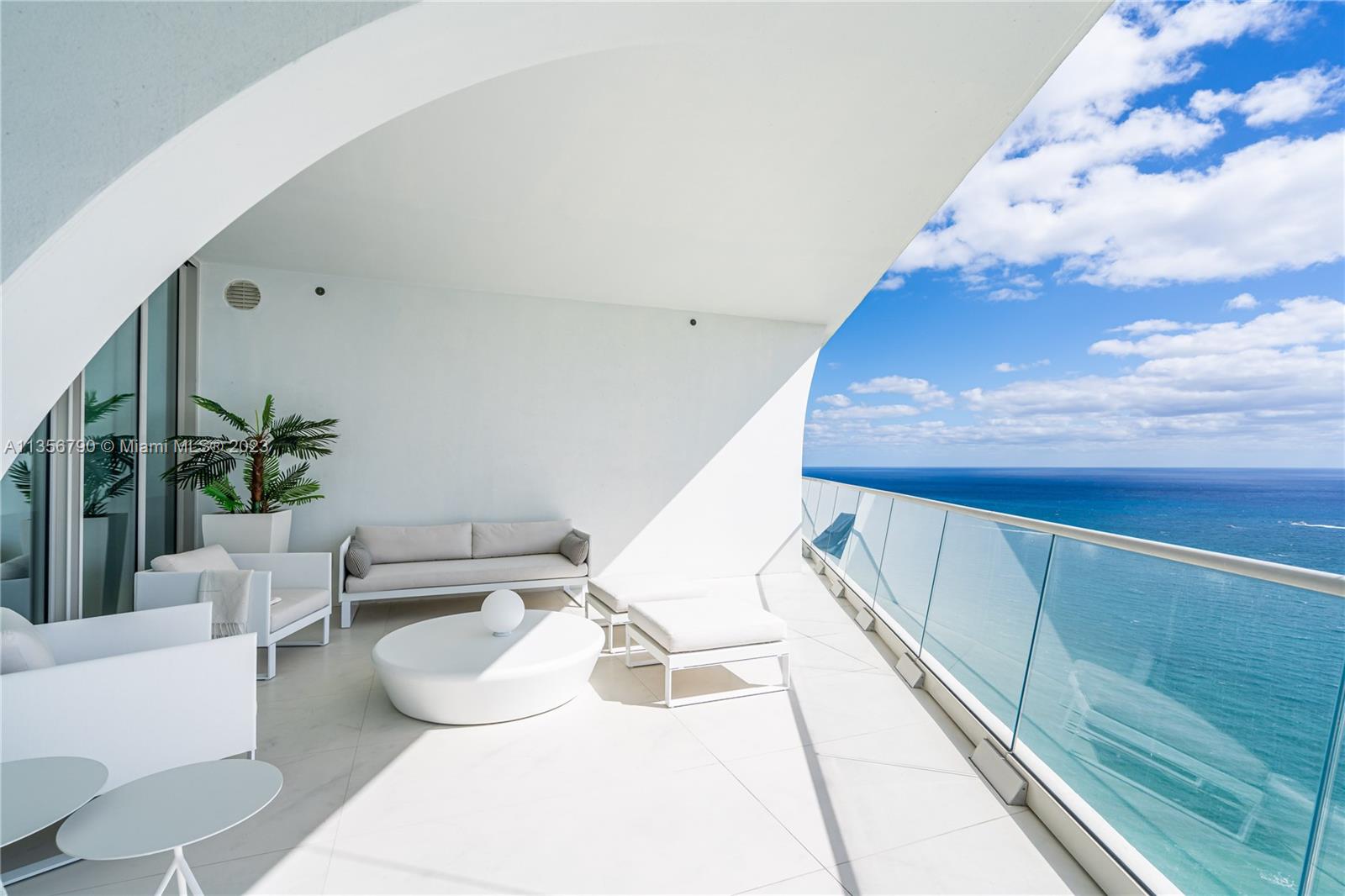 JADE SIGNATURE CONDO - Residential