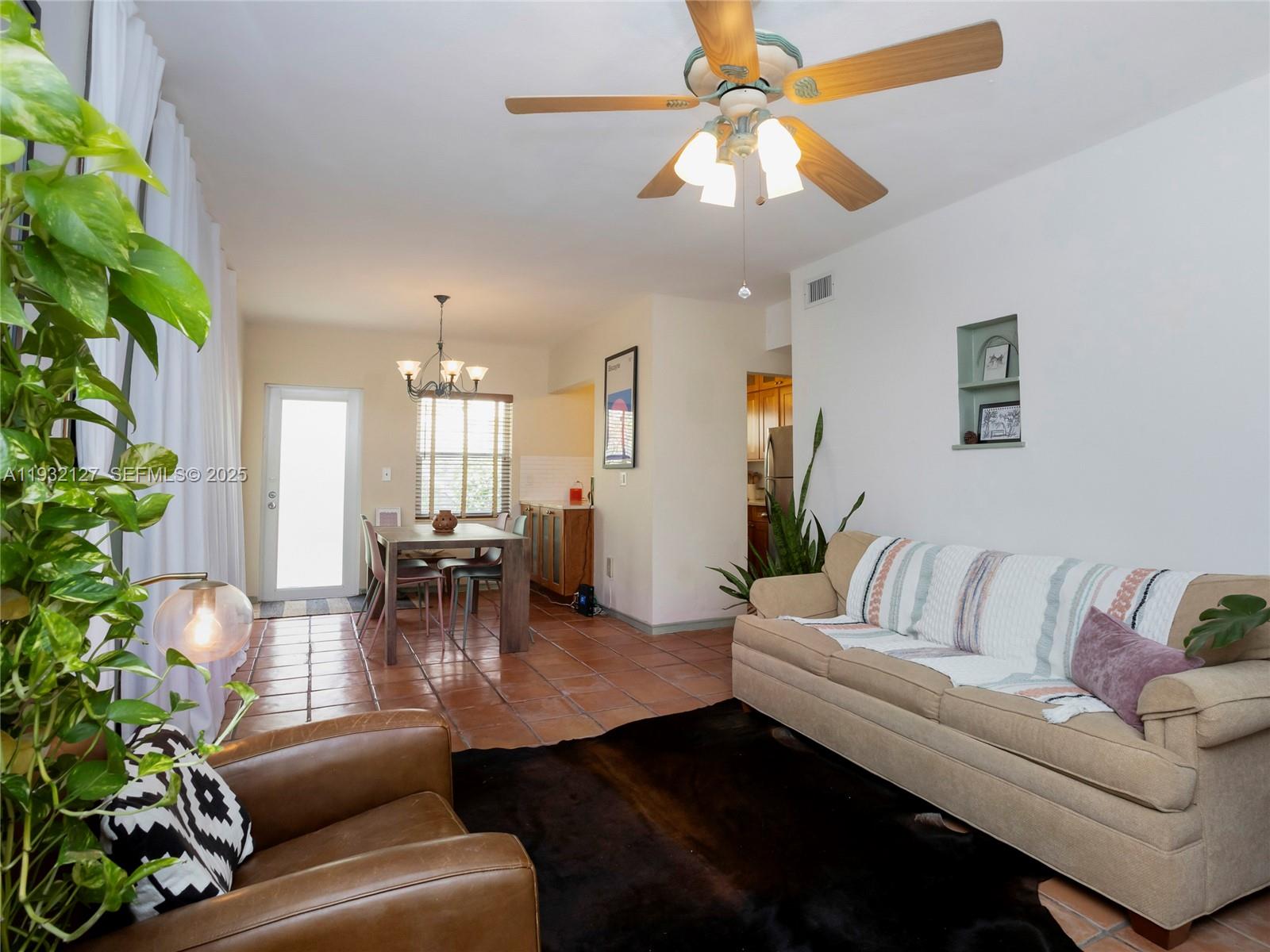 SHORES PLAZA EAST CONDO - Residential