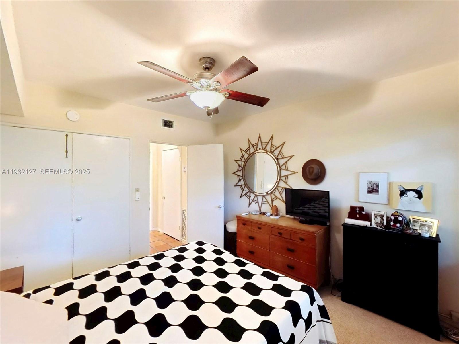 SHORES PLAZA EAST CONDO - Residential