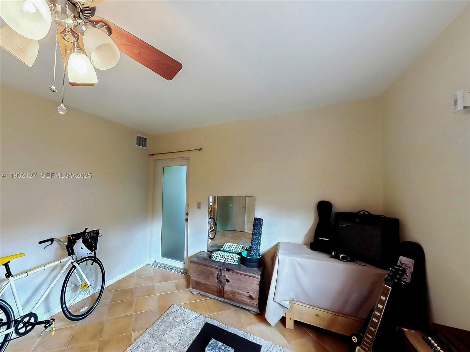SHORES PLAZA EAST CONDO - Residential