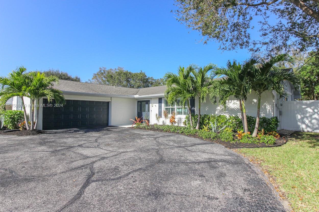 Tequesta Country Club - Residential