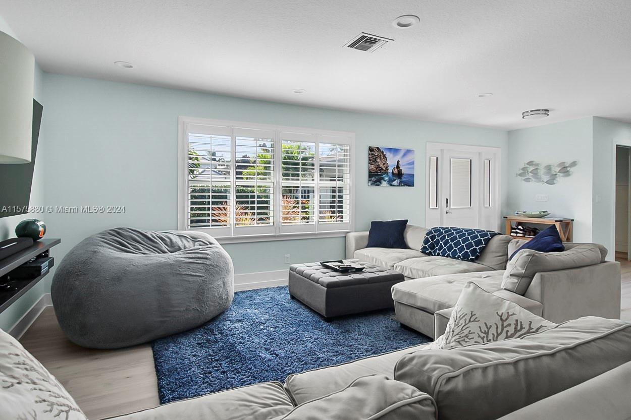 Tequesta Country Club - Residential