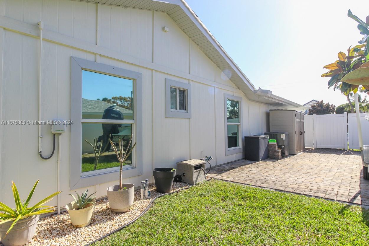 Tequesta Country Club - Residential
