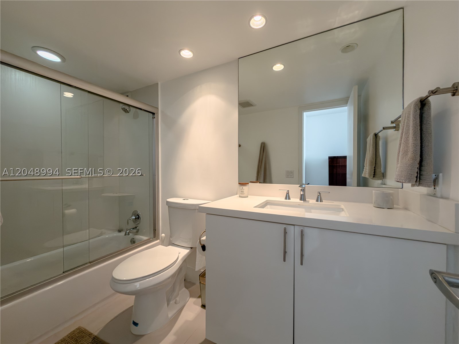 COMMODORE PLAZA CONDO - Residential