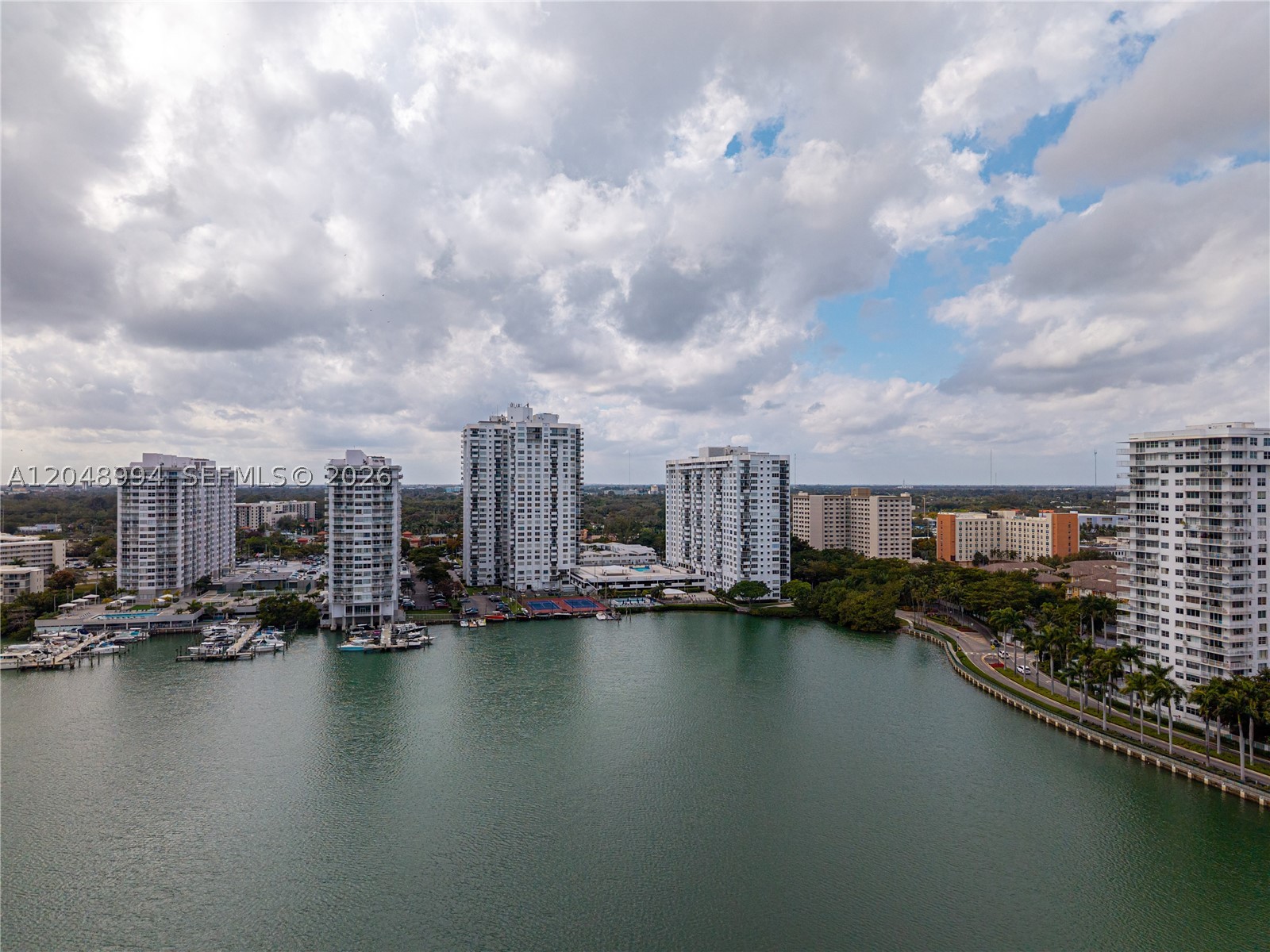 COMMODORE PLAZA CONDO - Residential