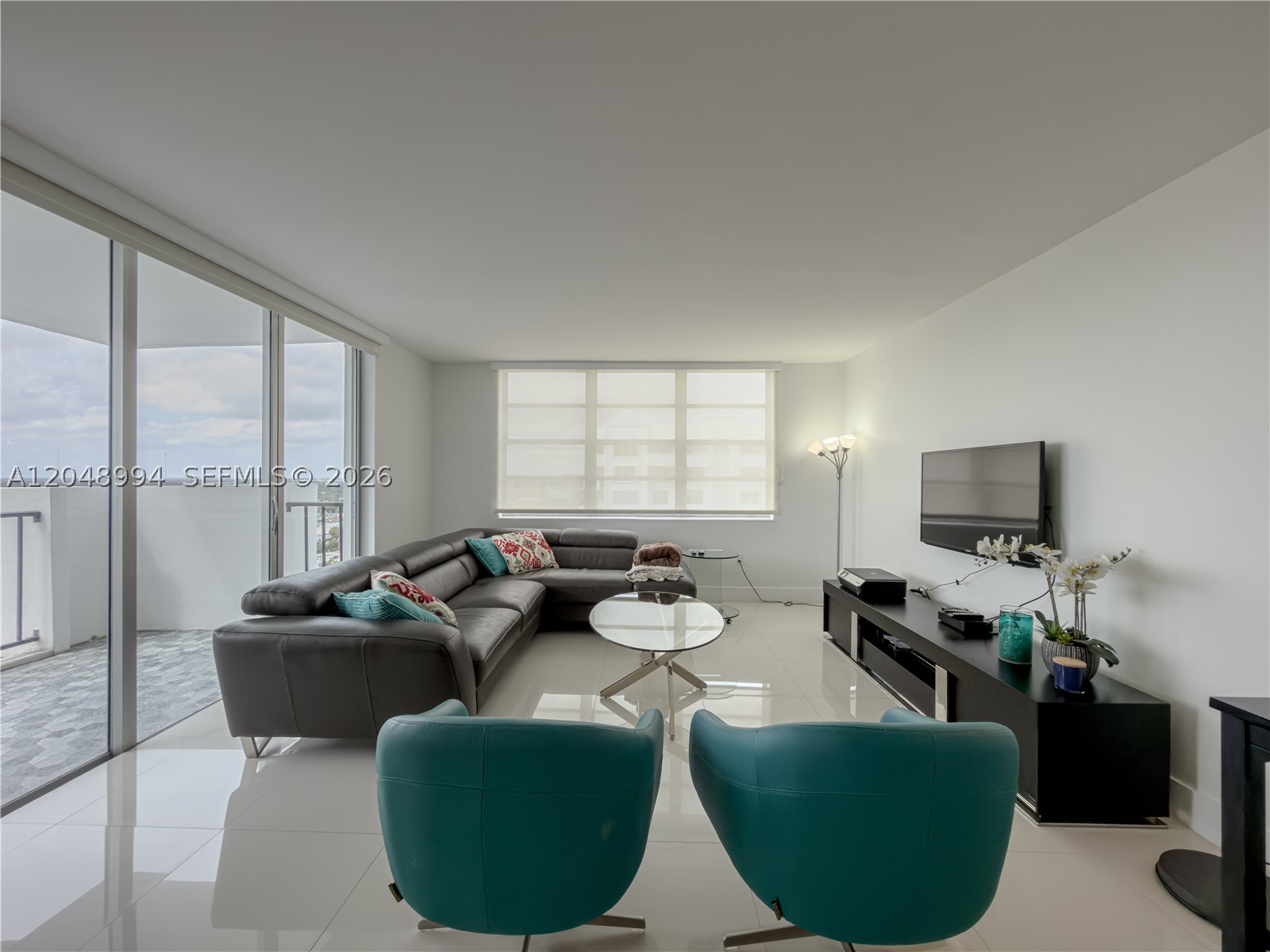 COMMODORE PLAZA CONDO - Residential