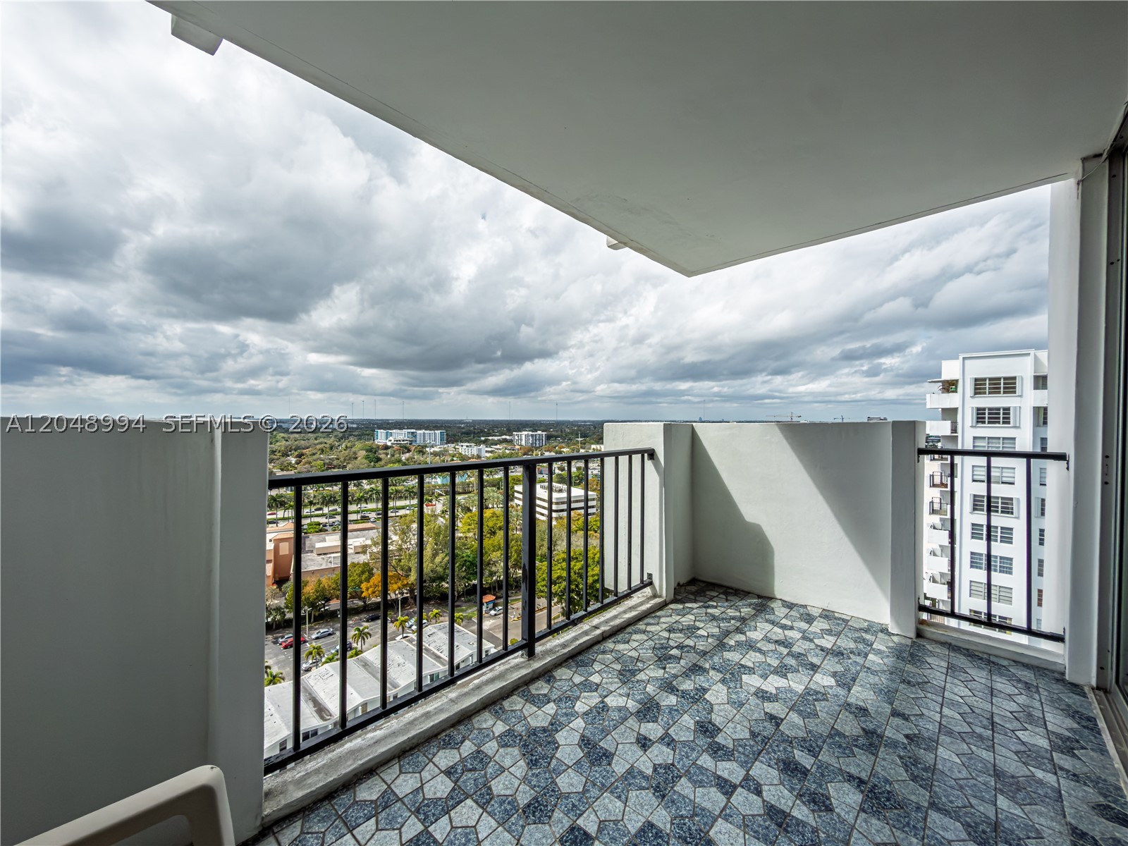 COMMODORE PLAZA CONDO - Residential
