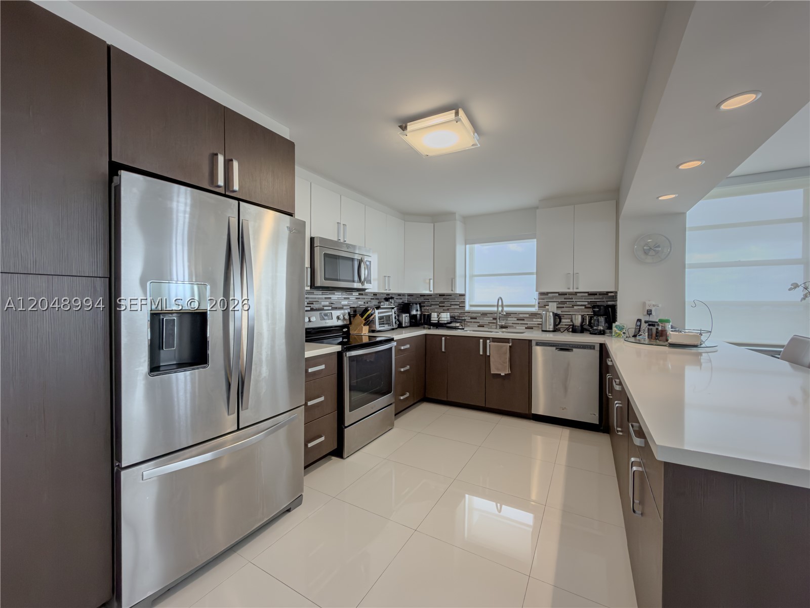 COMMODORE PLAZA CONDO - Residential