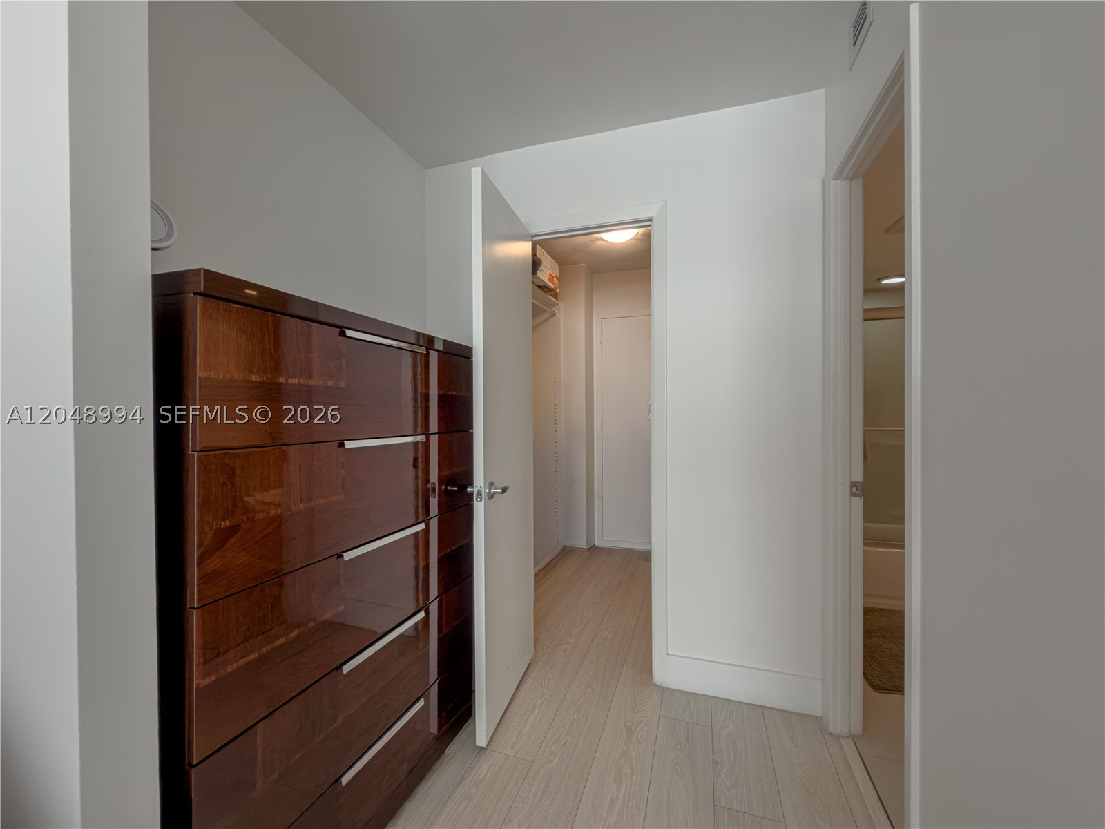 COMMODORE PLAZA CONDO - Residential
