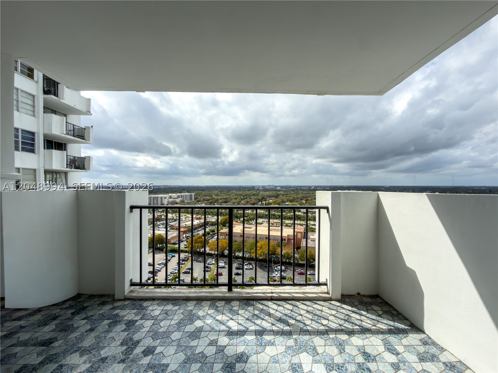 COMMODORE PLAZA CONDO - Residential