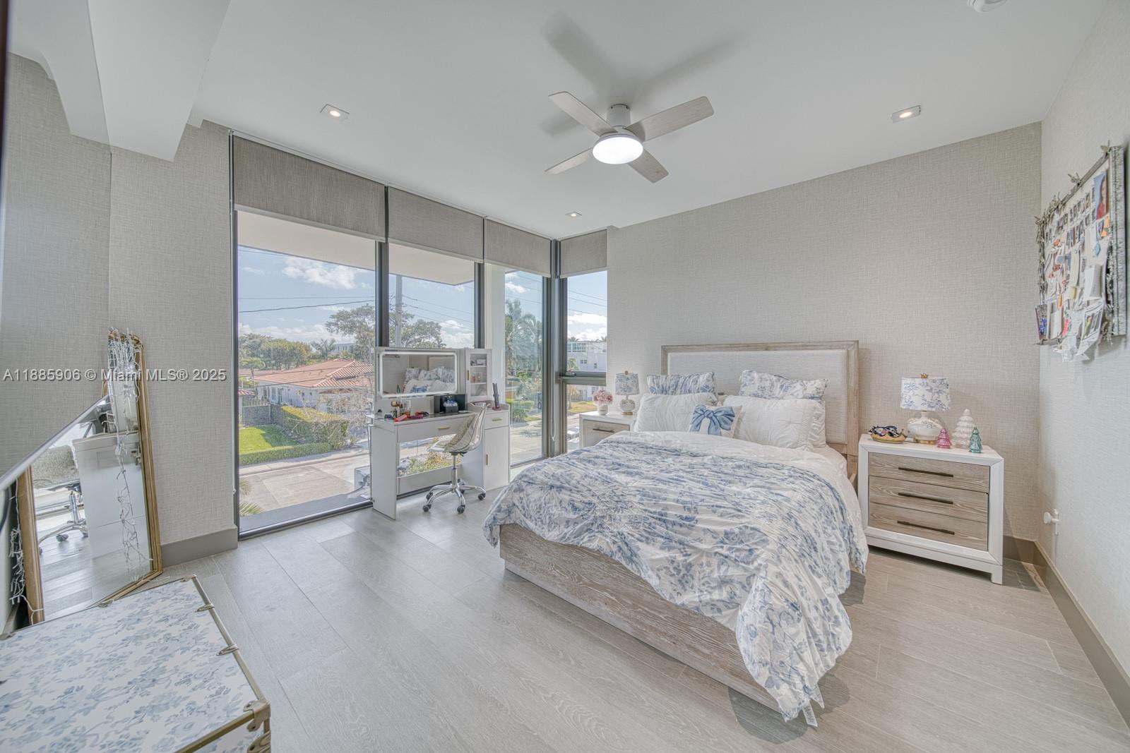 TREASURE ISLAND - Residential