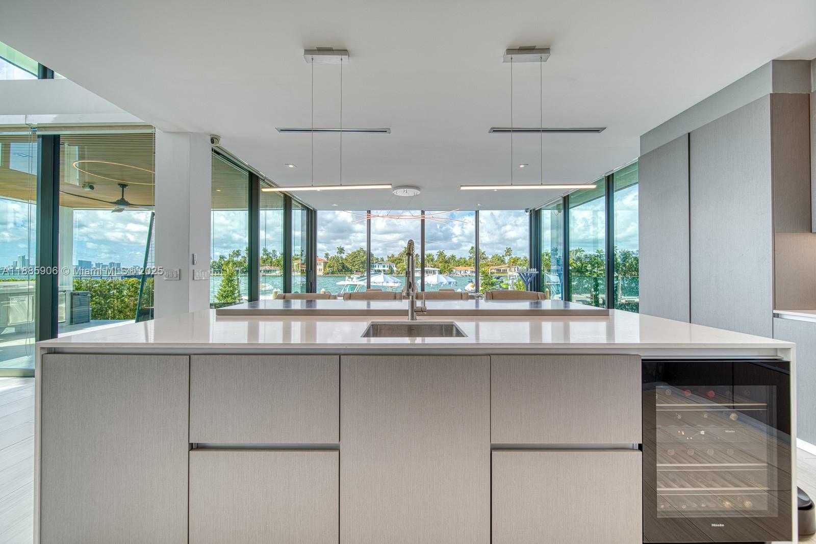 TREASURE ISLAND - Residential