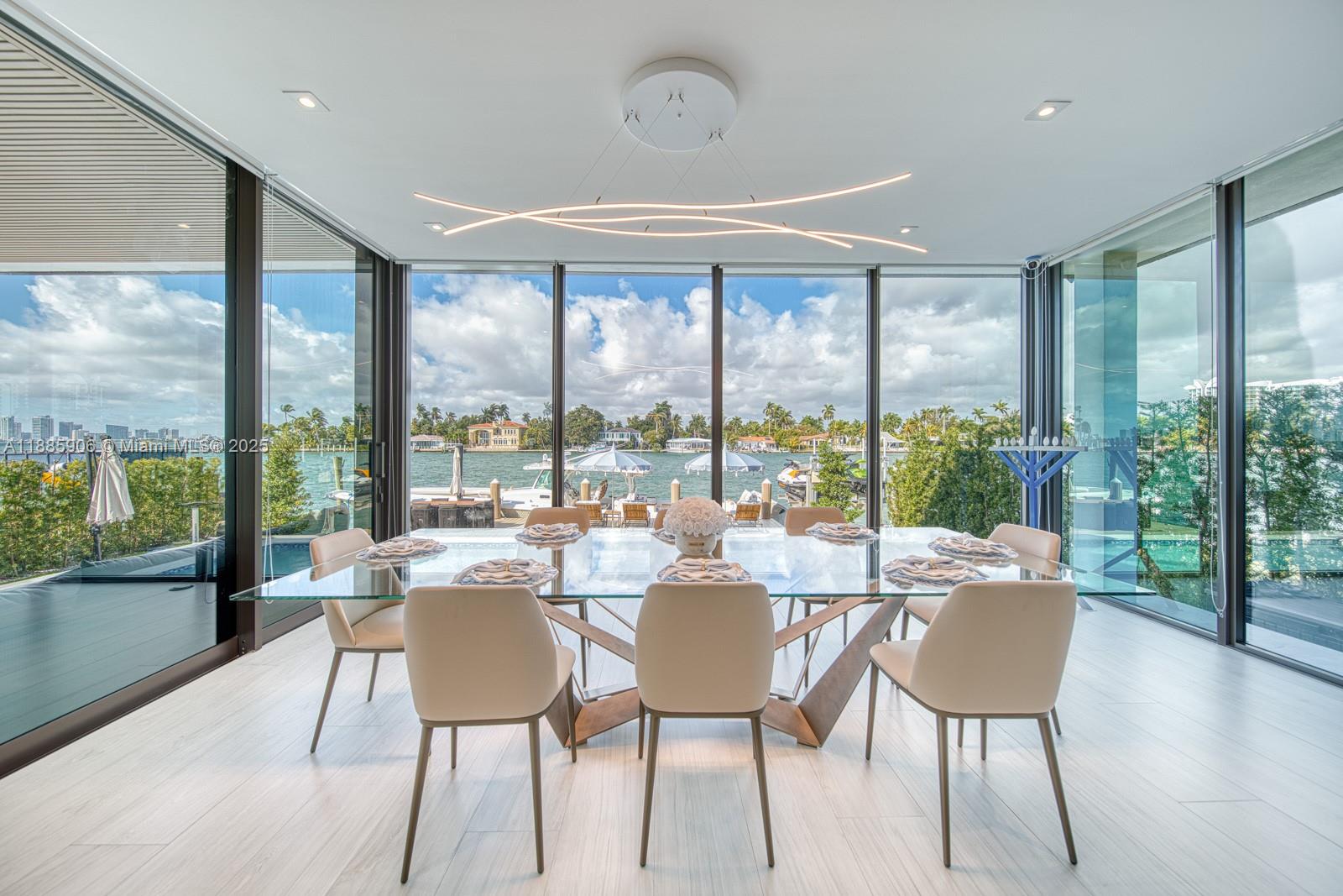 TREASURE ISLAND - Residential