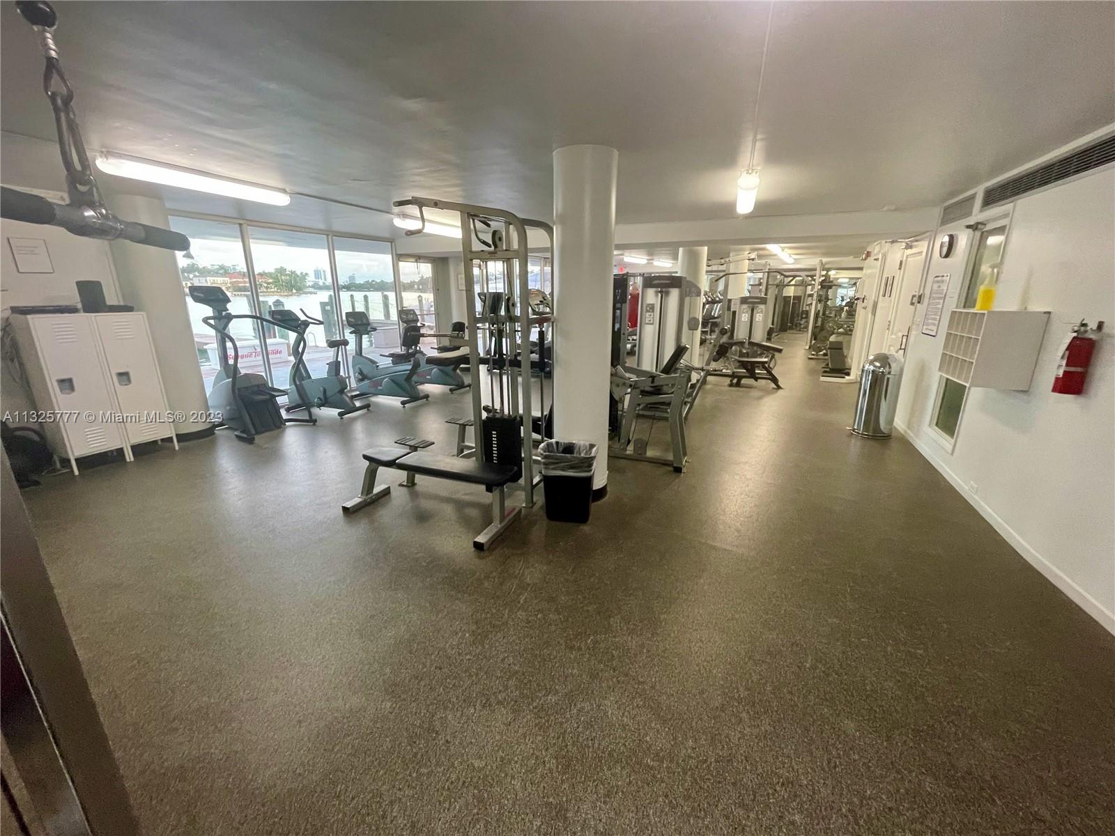 KING COLE CONDO - Residential