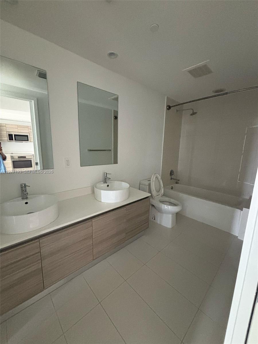 3401 MIDTOWN CONDO - Residential