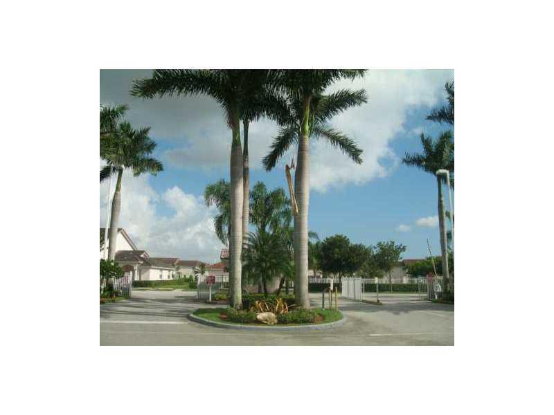 COZY TOWNHOUSE!3/2.5.FULLY TILED 1ST FLOOR NEW LAMINATED FLOORING SECOND FLOOR.GATED COMMUNITY,SECURITY,POOL,PLAY AREA.CLOSE TO RESTAURANTS,TURNPIKE,HOSPITAL AND SCHOOLS.EASY TO SHOW-G TO SHOWING ASSIT FOR INSTRUCTIONS.
