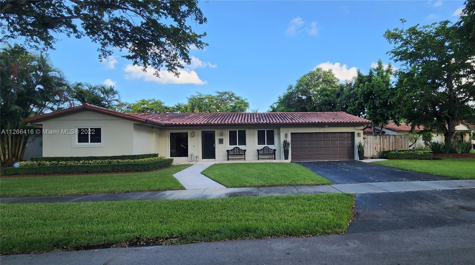 MIAMI LAKES SEC 4 - Residential