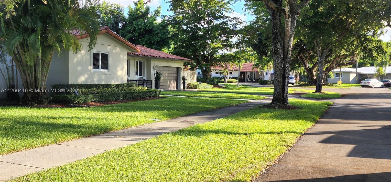 MIAMI LAKES SEC 4 - Residential