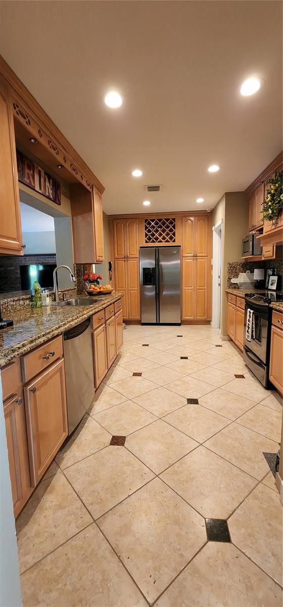 MIAMI LAKES SEC 4 - Residential