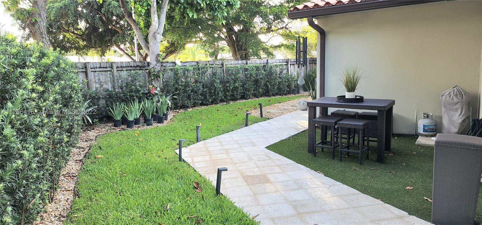 MIAMI LAKES SEC 4 - Residential
