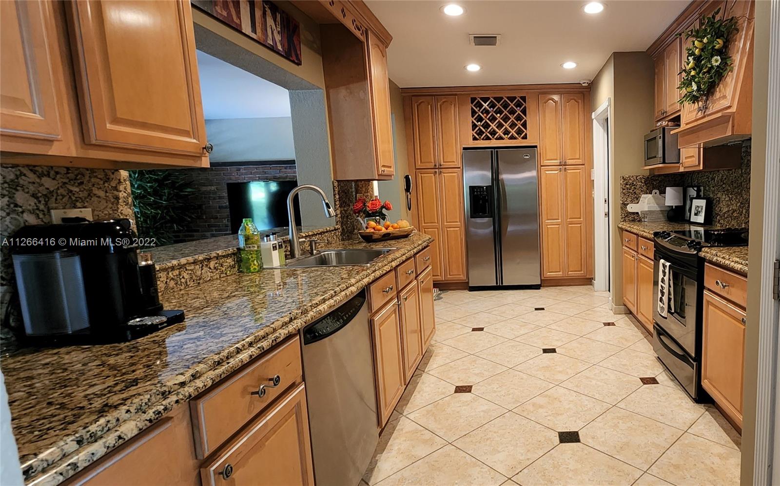 MIAMI LAKES SEC 4 - Residential