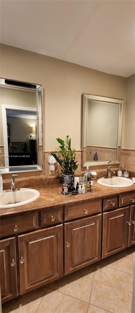 MIAMI LAKES SEC 4 - Residential