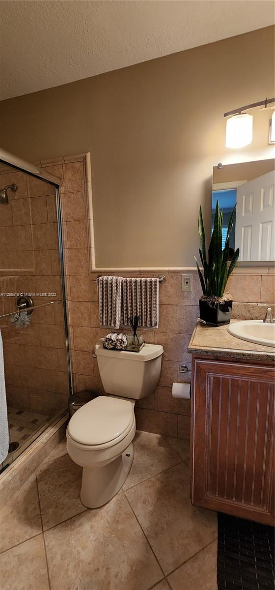 MIAMI LAKES SEC 4 - Residential
