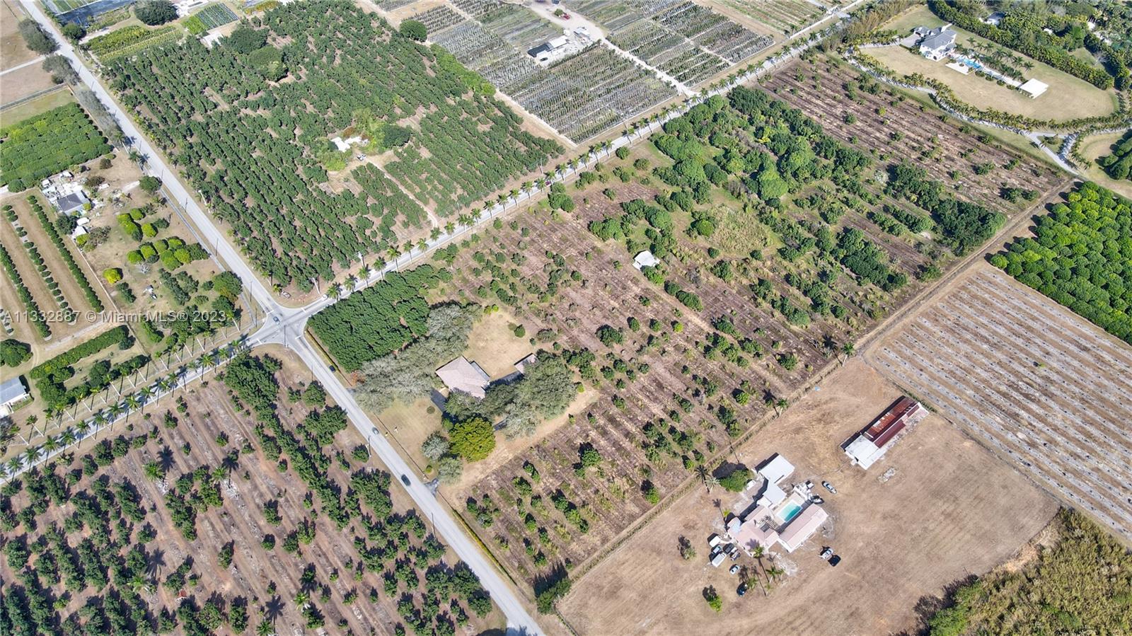 The Redlands - Land