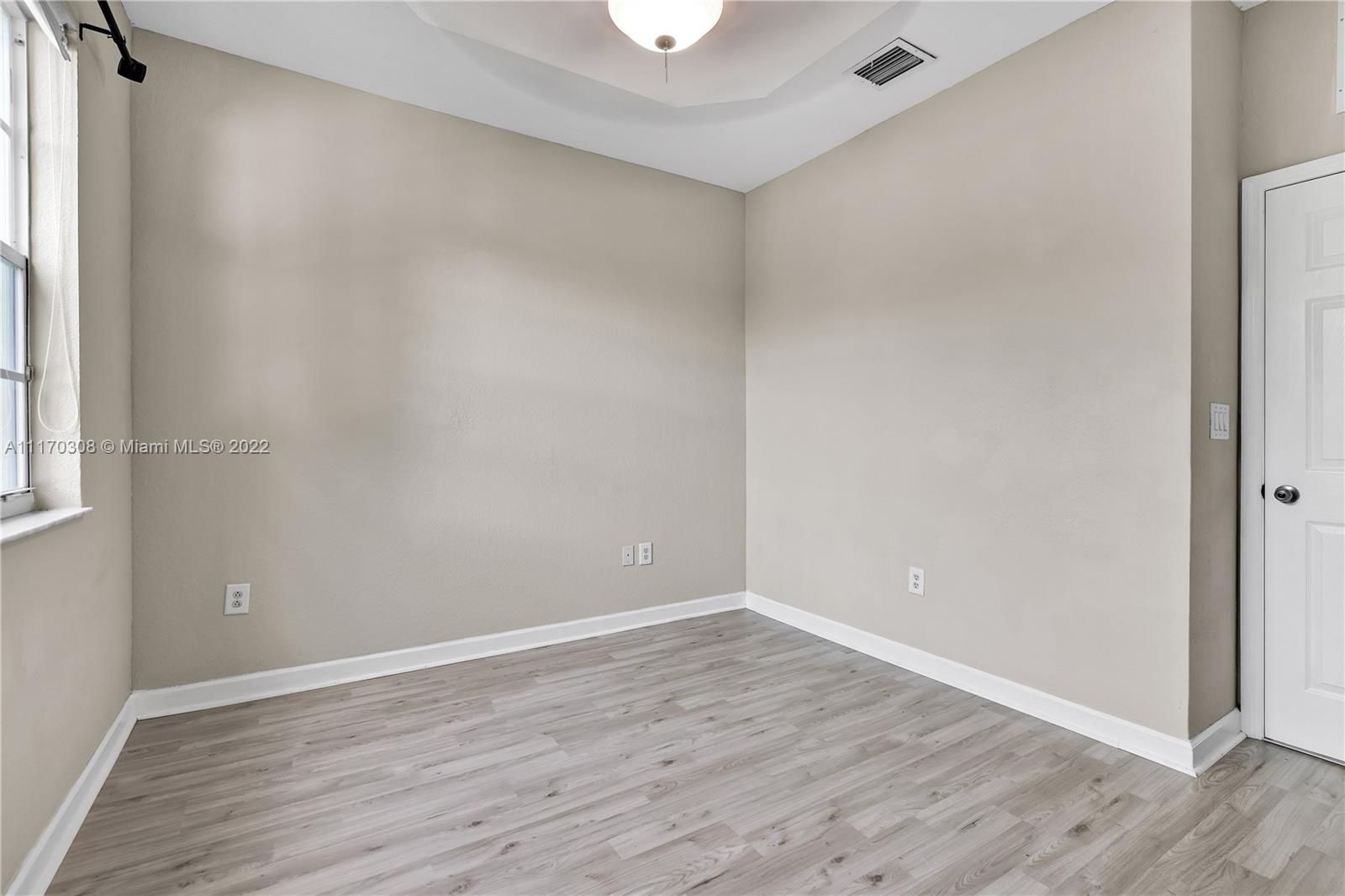 THE SHORES CONDO NO 1 - Residential