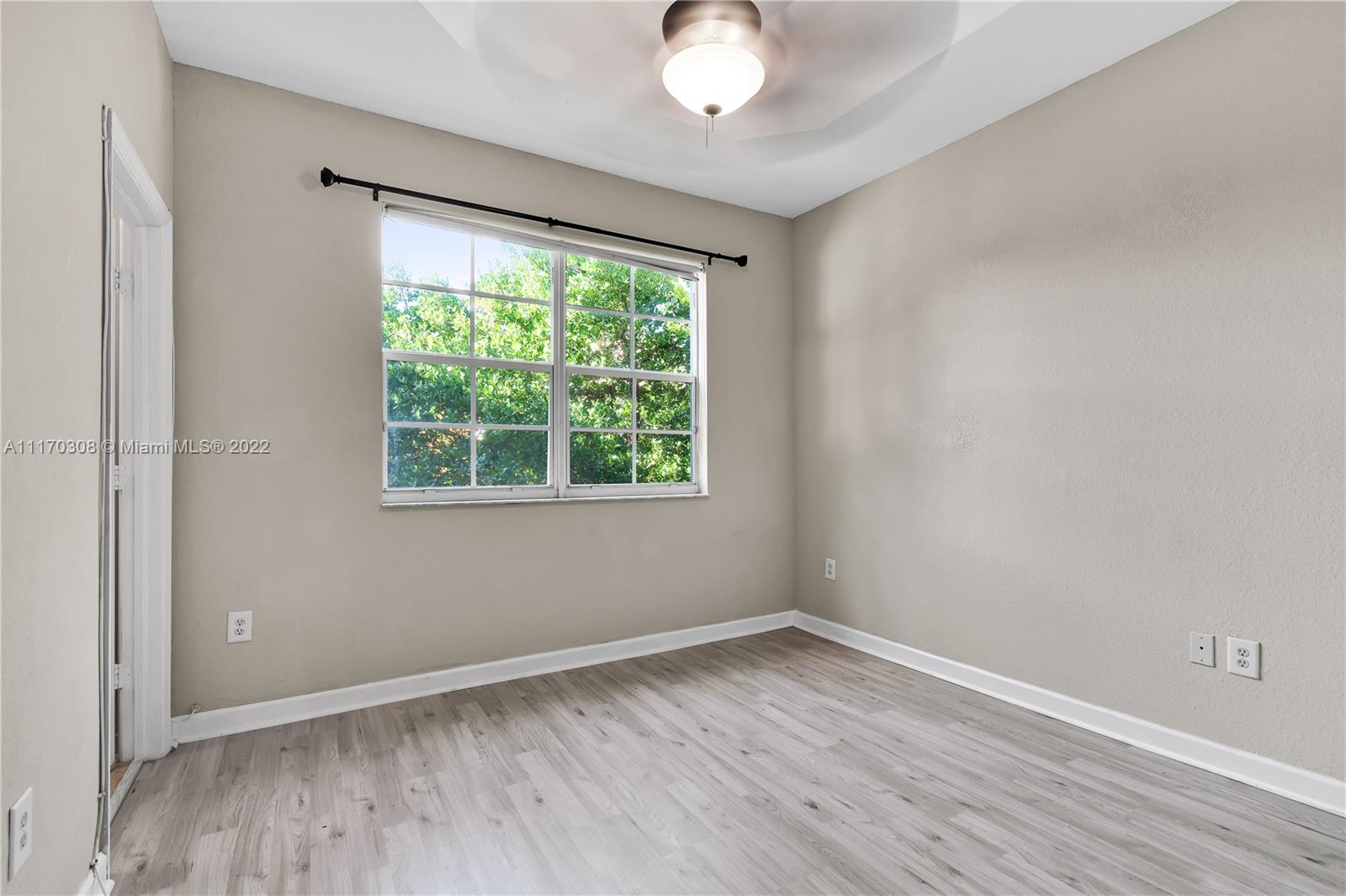 THE SHORES CONDO NO 1 - Residential