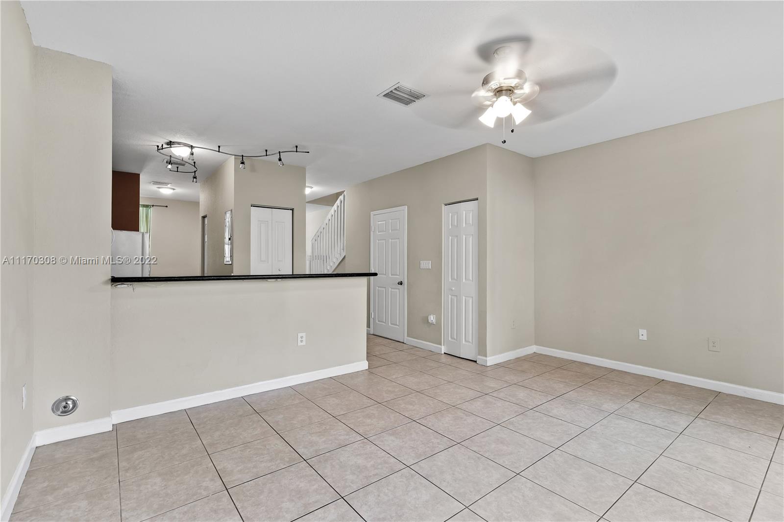 THE SHORES CONDO NO 1 - Residential