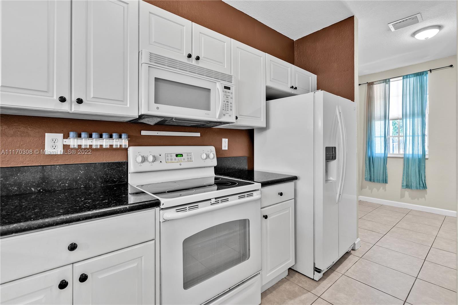 THE SHORES CONDO NO 1 - Residential
