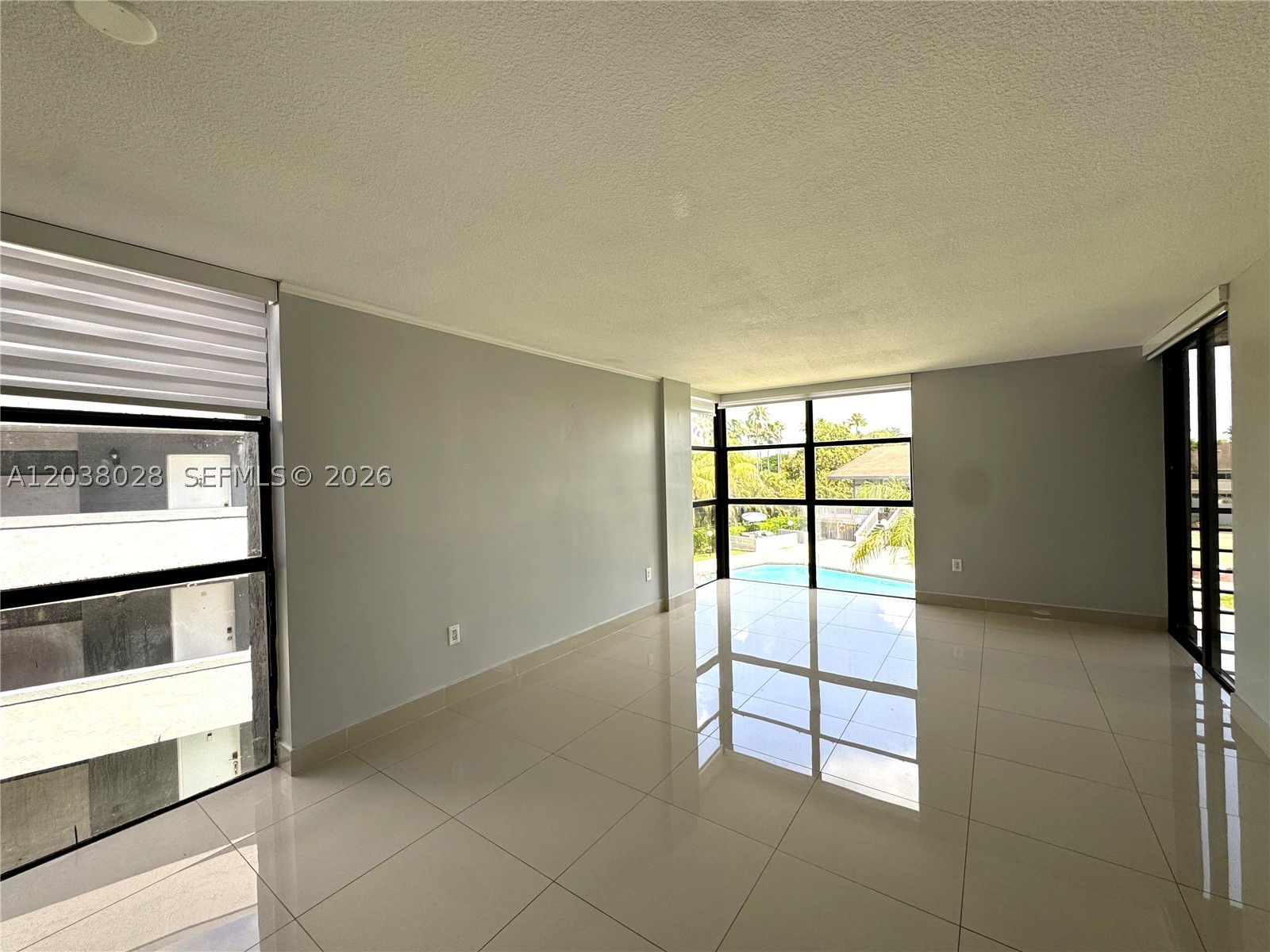 THE COURTYARD VILLAS COND - Residential Lease