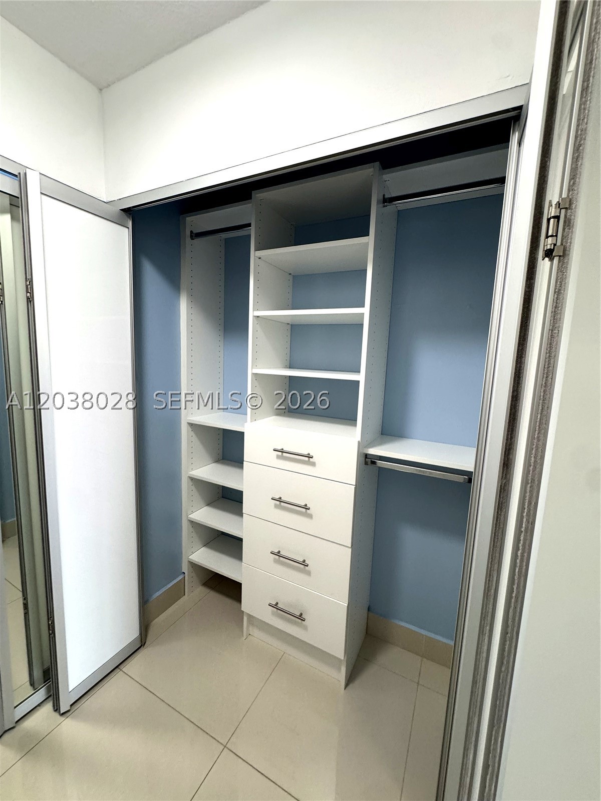 THE COURTYARD VILLAS COND - Residential Lease