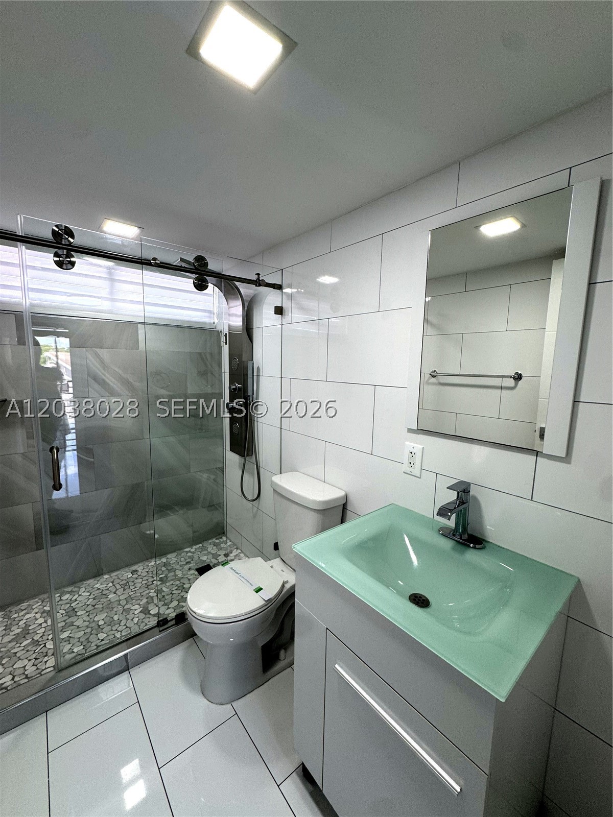 THE COURTYARD VILLAS COND - Residential Lease